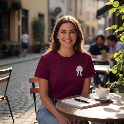 Comfy Loose Fit T-shirt - In my hands (broderi)