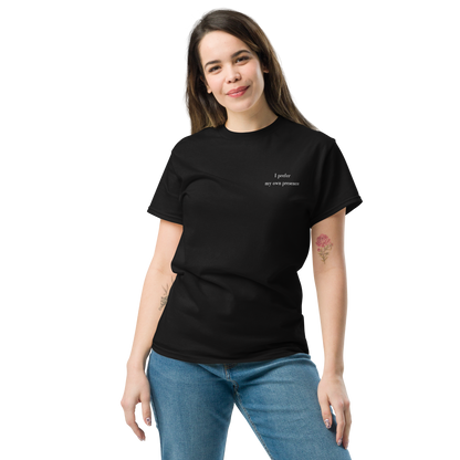 Comfy Loose Fit T-shirt - I prefer my own presence (broderi)